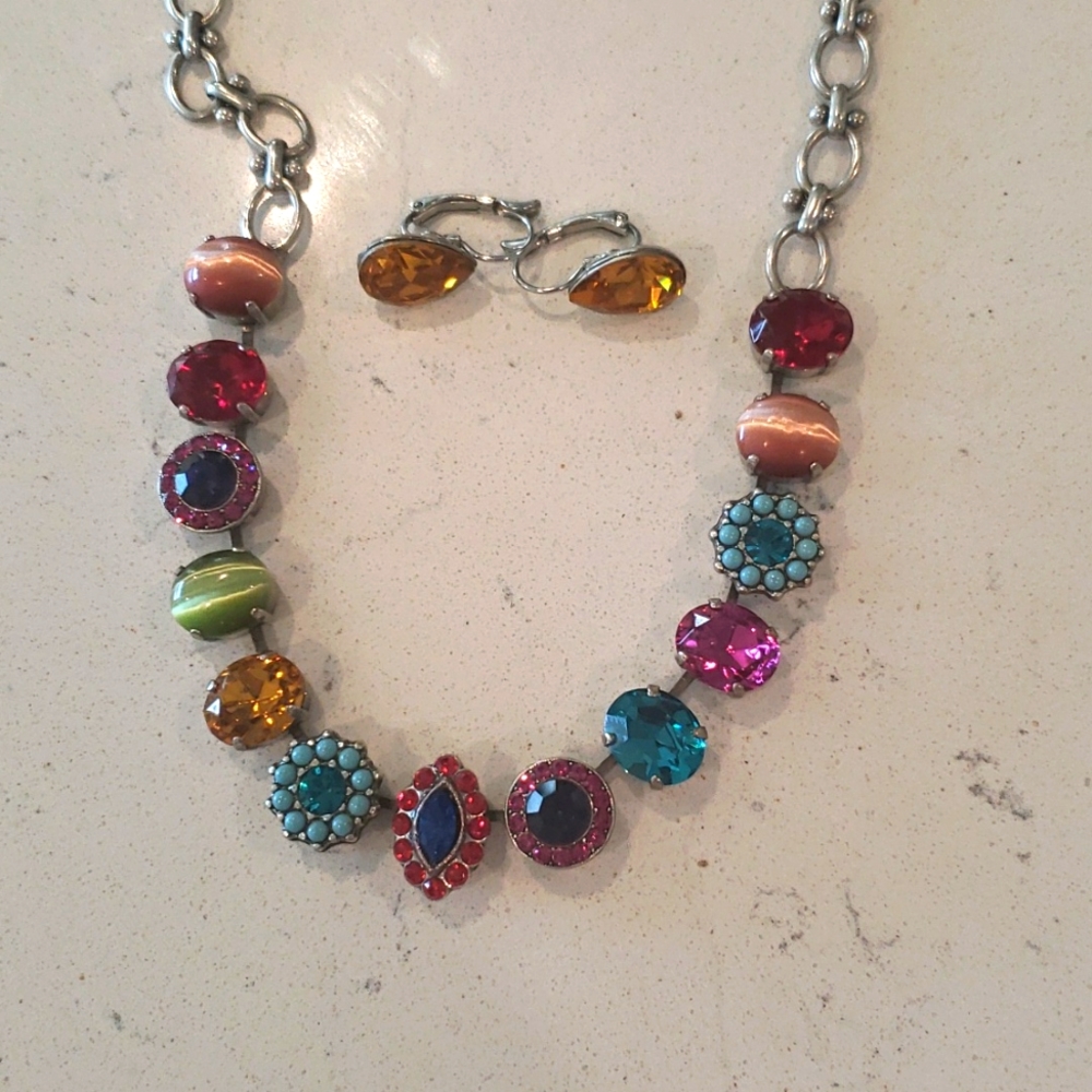 Mariana necklace and earrings